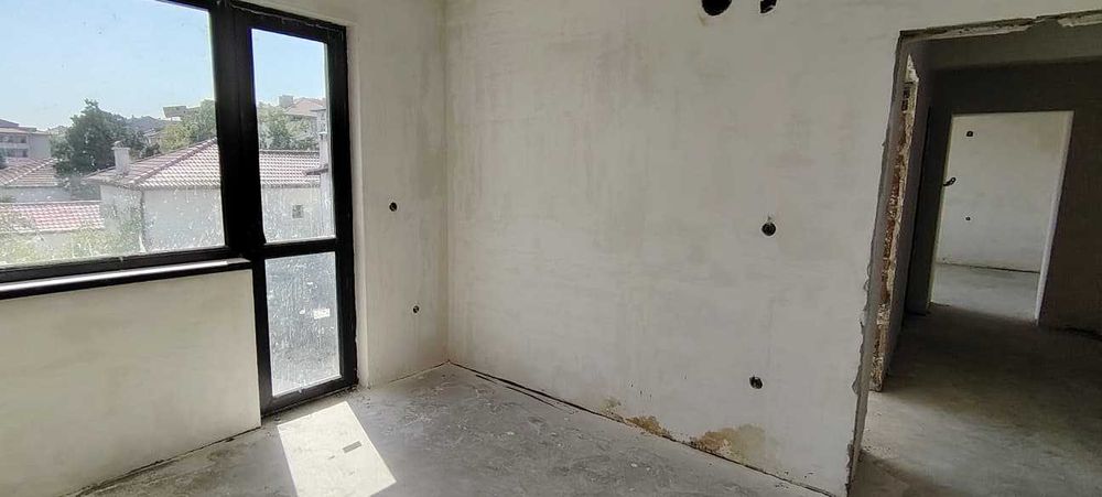 Апартамент с ТРИ СПАЛНИ в кв. Каменни, гр. Хасково