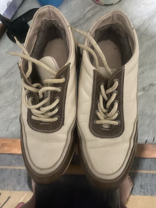 Продам обувь зимнию качествиная кожа 41 размер