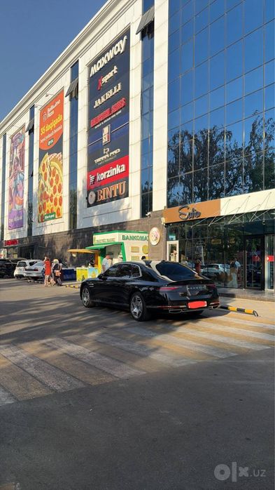 Genesis g90  srochna sotiladi
