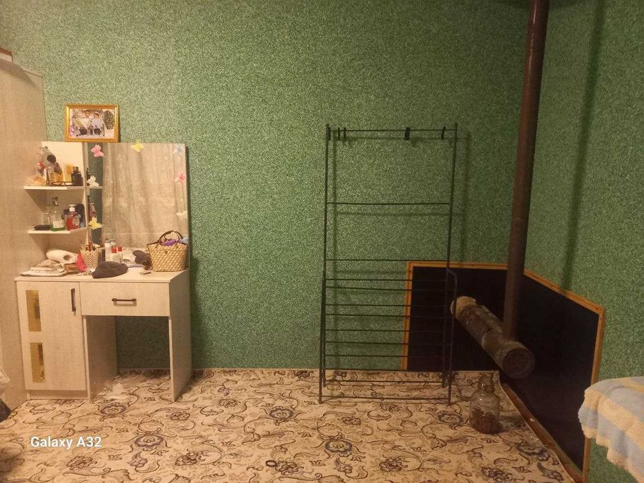 Qiziriq Tumani Rabatak mahallasida 5 xonali uy sotiladi.