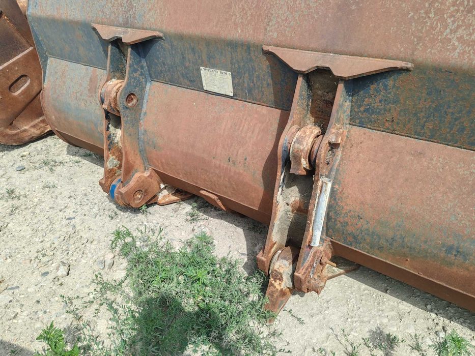 Cupa incarcator frontal Volvo