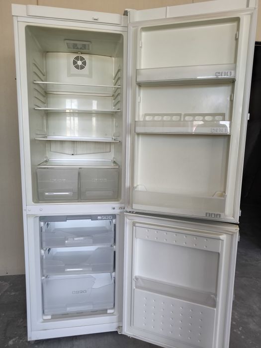 Продаётся холодильник Артель