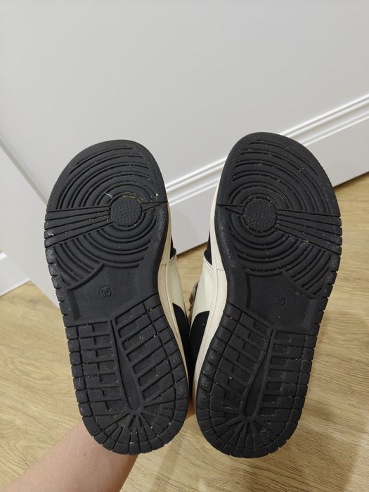 Продам детские ботинки