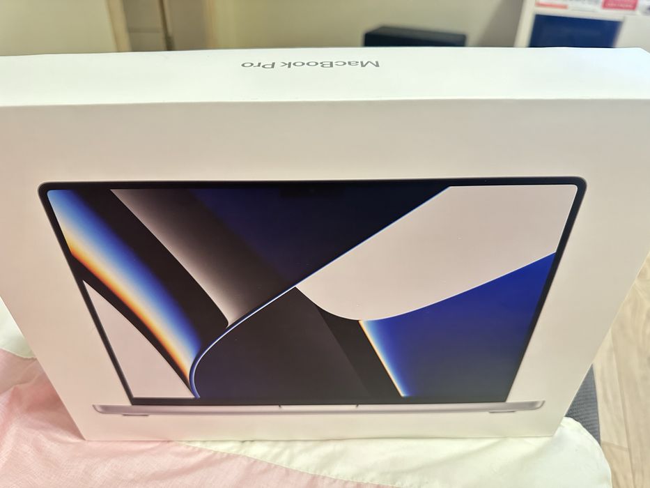 Нов Apple MacBook Pro 14 (2021), Apple M1 Pro, RAM 16GB,1TB SSD