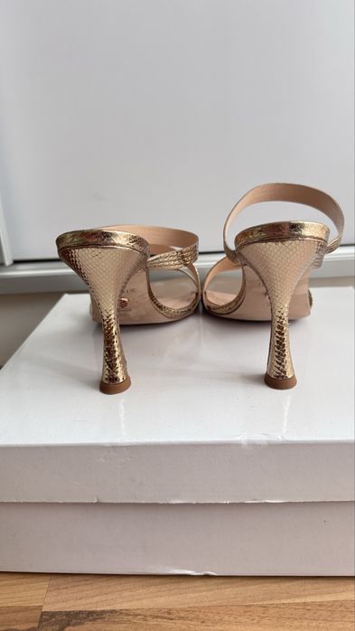 Ingiluz златисти чехли