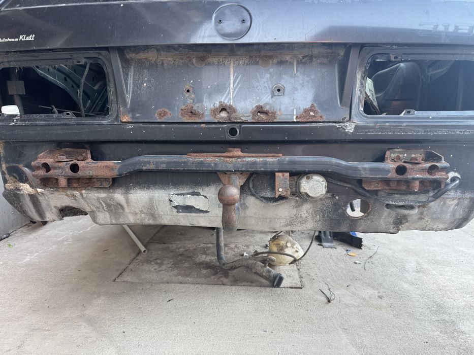 Теглич за BMW E30 с несваляема топка