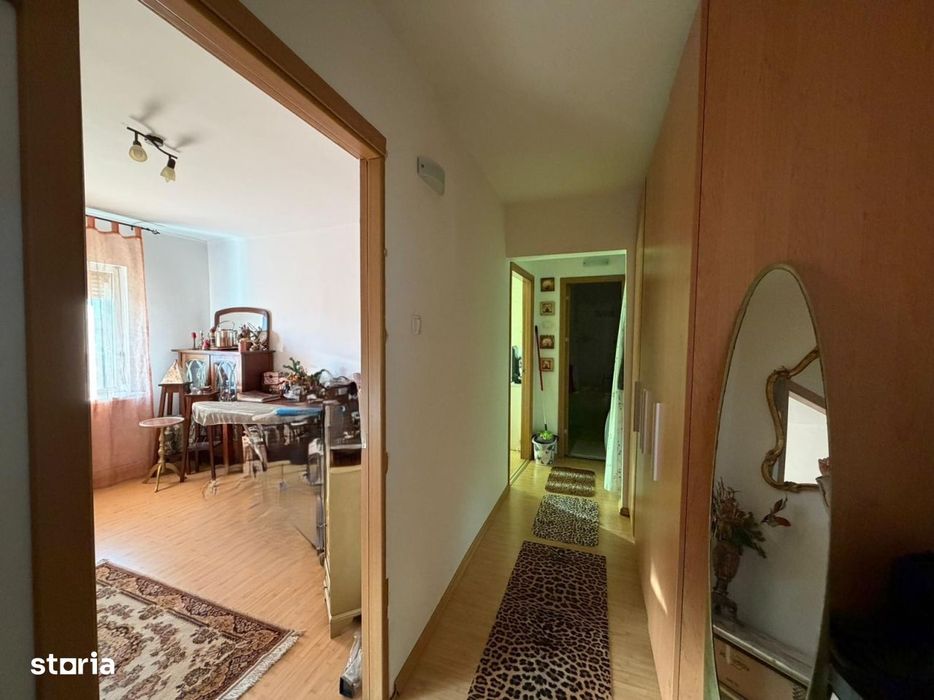 Apartament 3 camere decomandat – Craiovita Noua