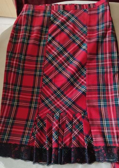 Дамски костюми s и m, елегантни, Италия, Rinascimento размер s