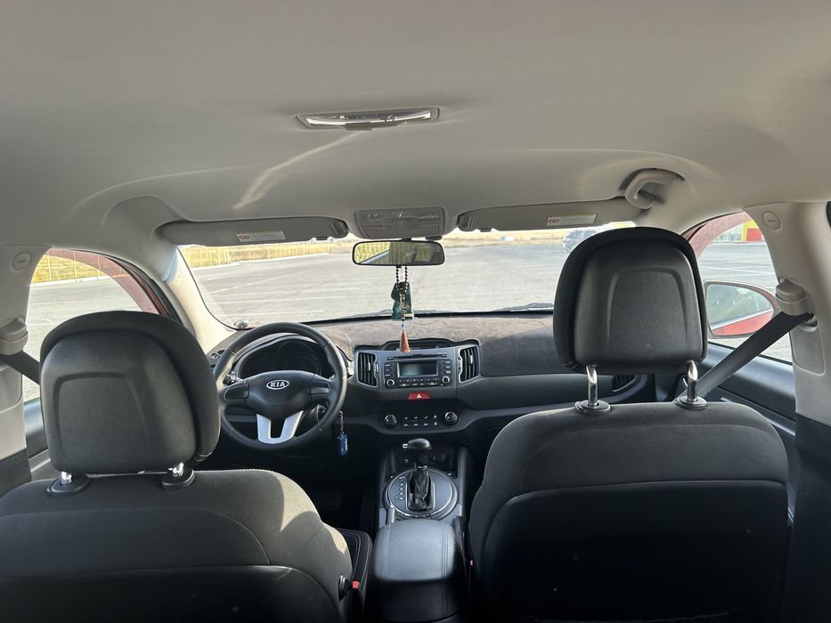 Киа  спортейдж 2011 года