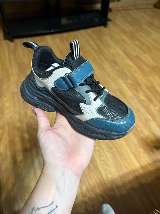 Продам кроссовки