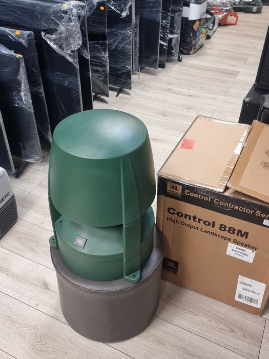 Amanet F28: Boxa de gradina JBL Control 88M