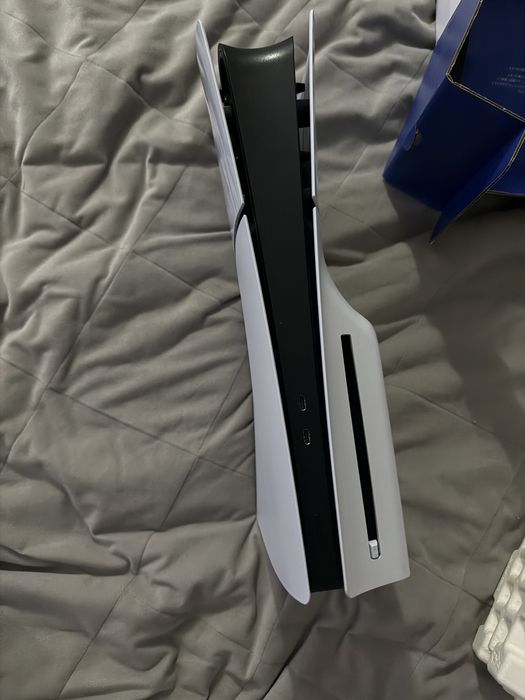 PlayStation 5 1TB + 2 Геймпада