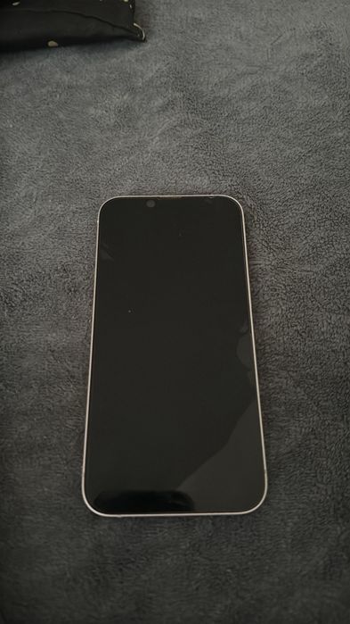 Vand Telefon IPhone 13