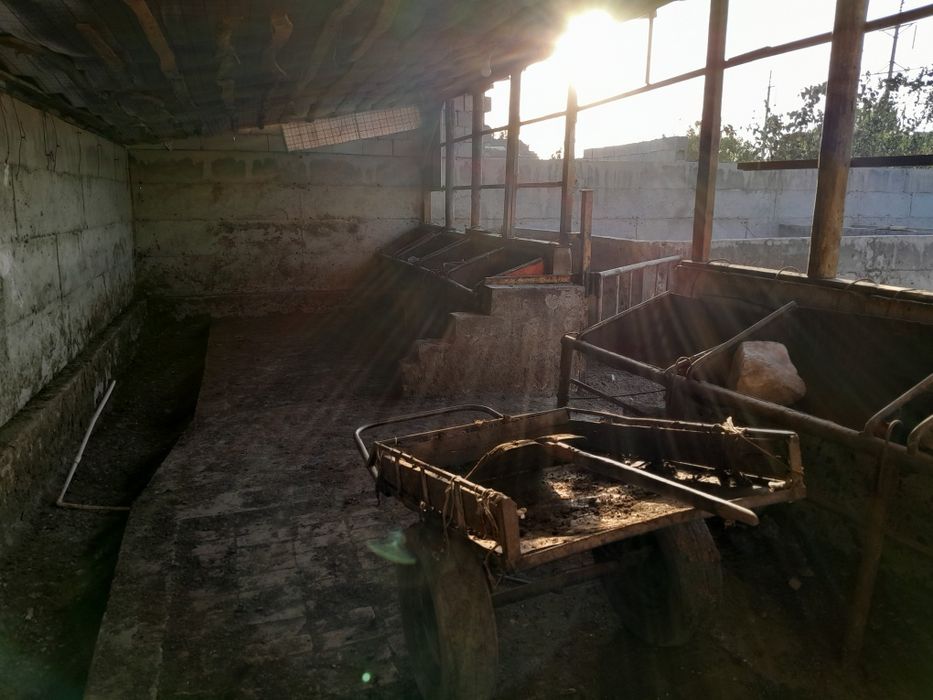 Продаётся в дачном участке дача.сотилади фнпз томонда дача.