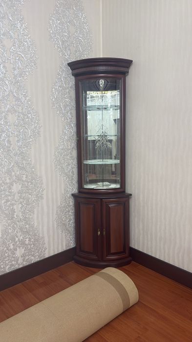 Сервант. в гостиную