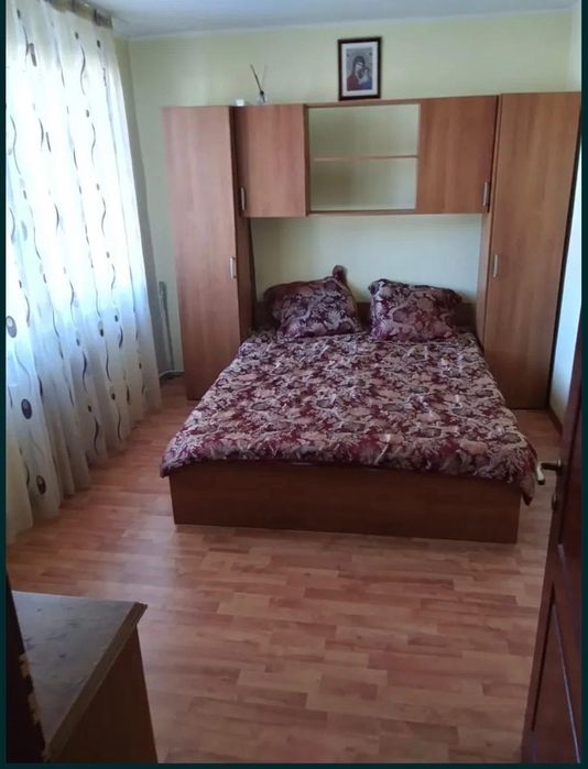Vand apartament  3 camere.accept variante cu garsoniera sau ap  2 camere