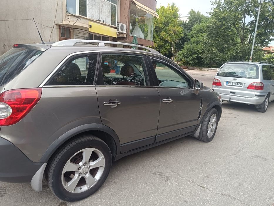 Продавам Опел антара