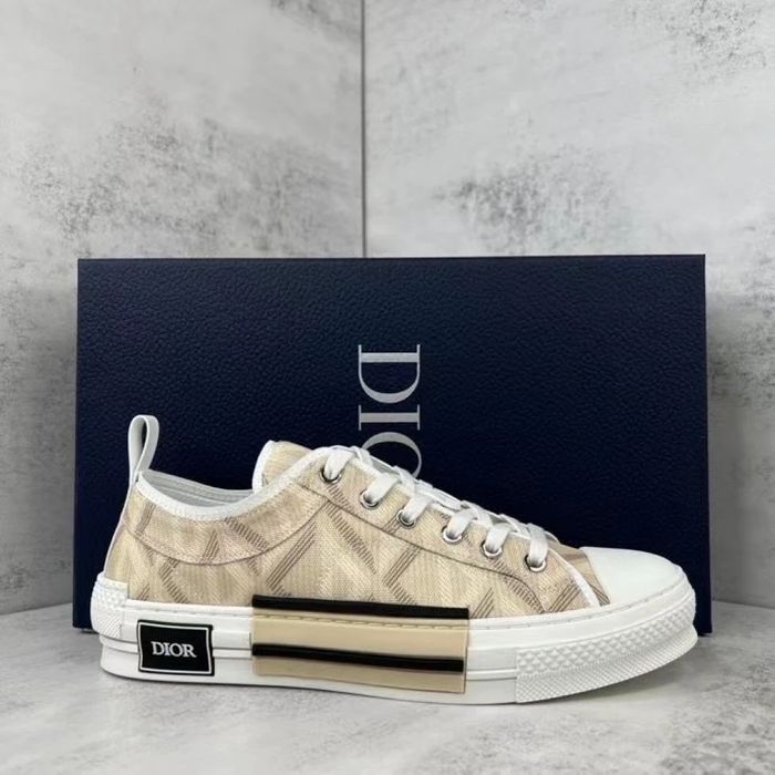 CD B23 Low Top Oblique Beige