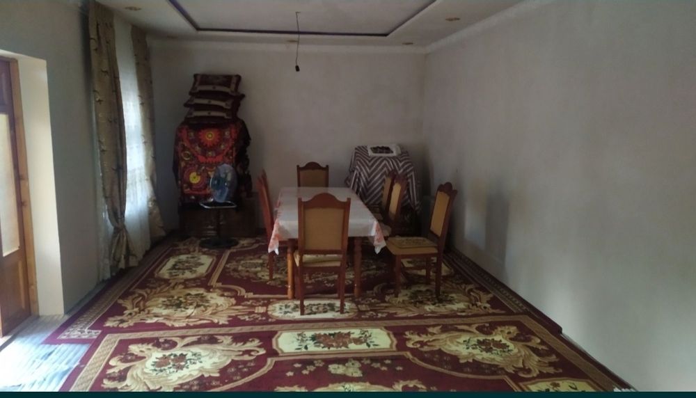 11 sotux yer va uyi bilan tosh 16 ta vuqa ketadigan zimni molhona bor