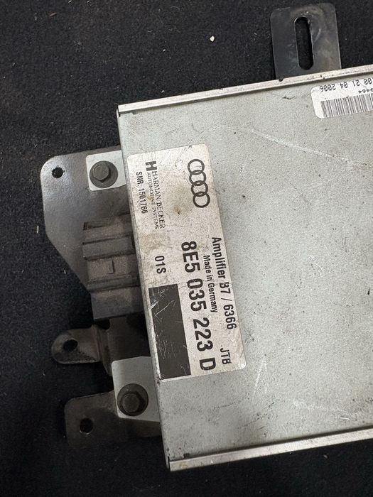 Audi A4 B7 Усилвател