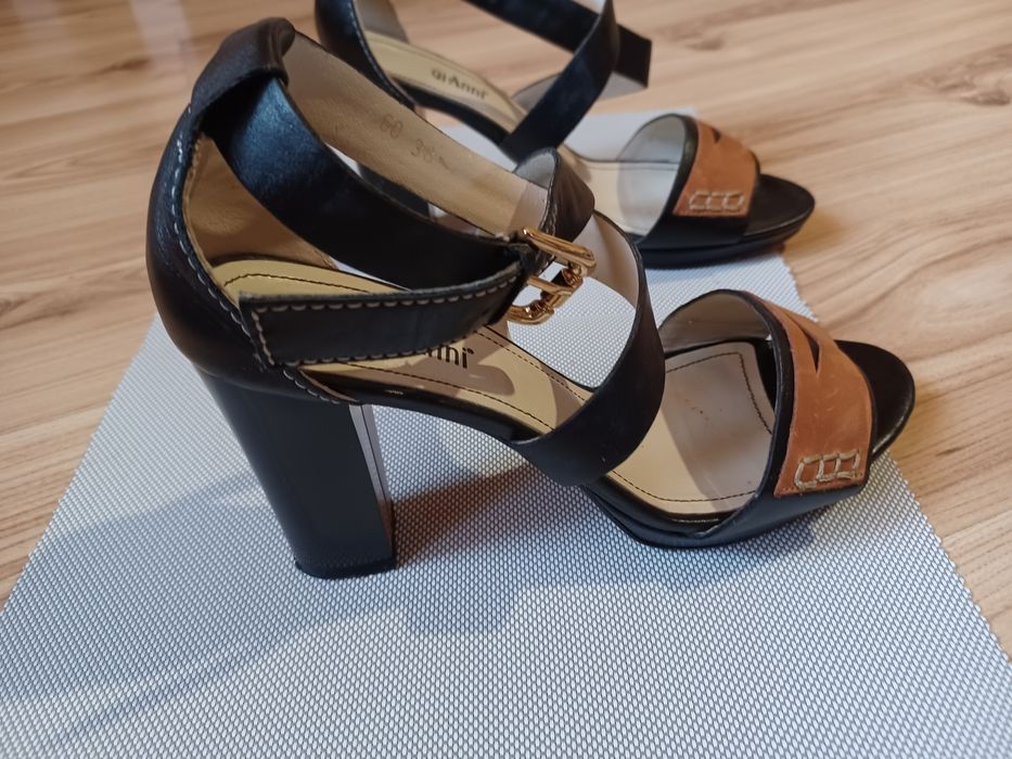 Дамски сандали на ток естествена кожа.