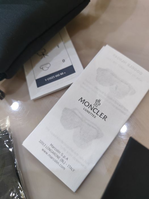 Слънчеви очила Moncler -200лв