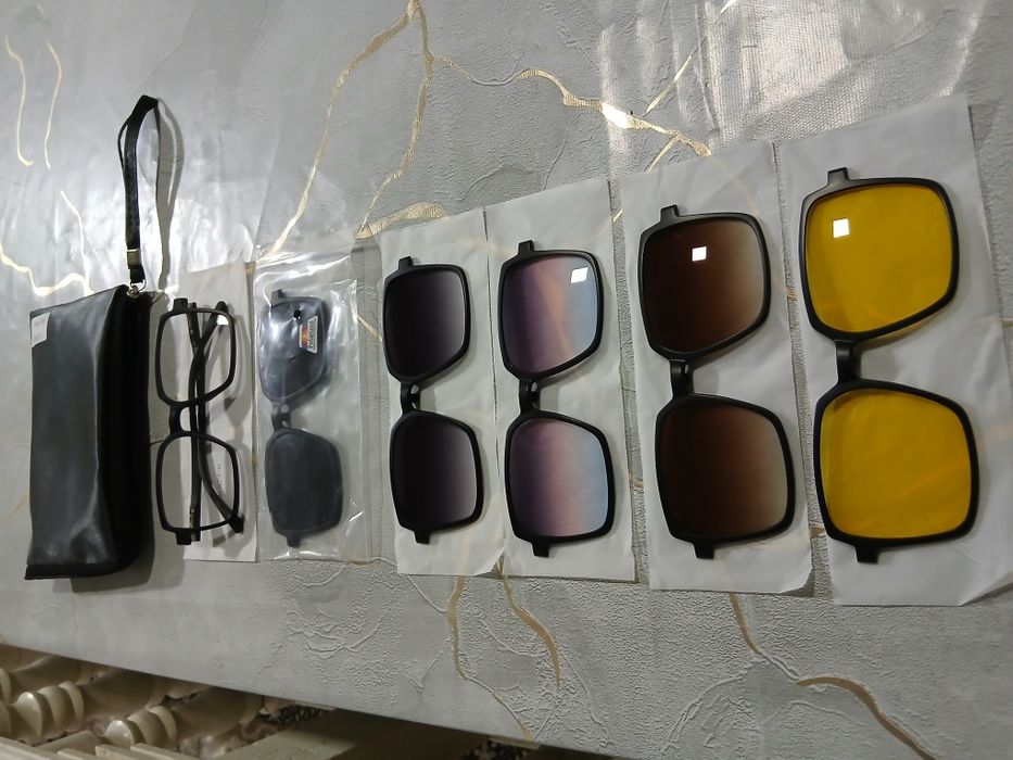 Ko'z oynak qo'shimcha  5 ta palaroid nasadka va koja futlyar bilan