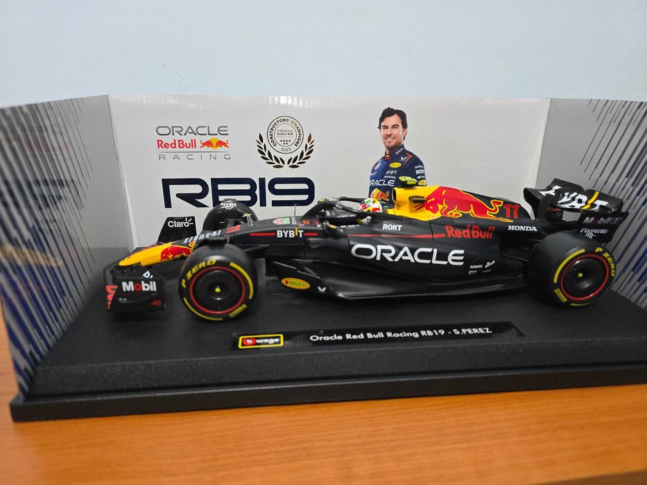 Macheta Bburago 1:18 - Oracle Red Bull RB19, Sergio Perez