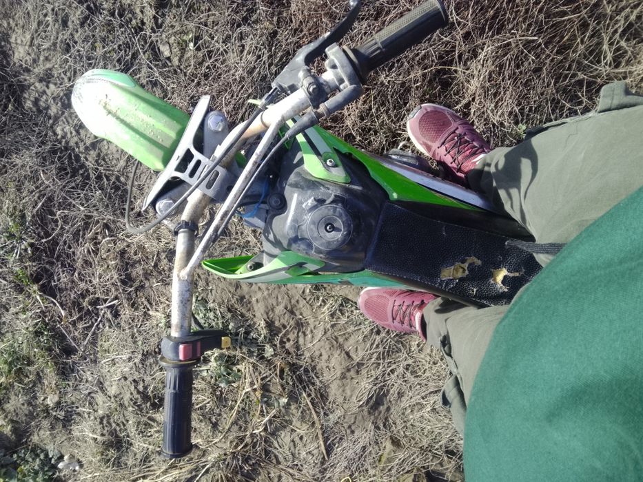 Vând motocros automat