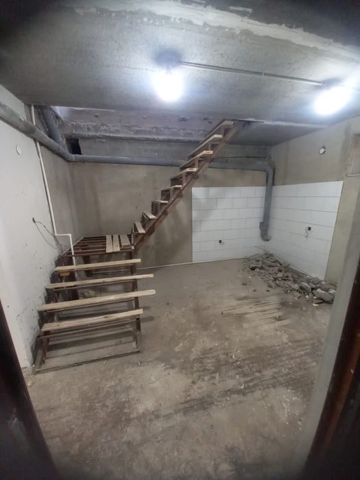 Продам 3 комн.квартиру 210 кв