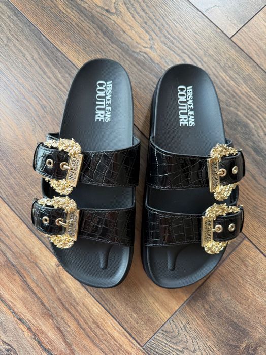 Оригинални дамски чехли Versace Jeans Couture – черни