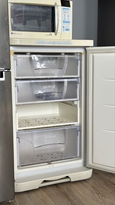 Морозильник не рабочий