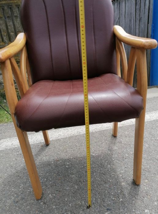 Scaune piele cu cadru din lemn masiv