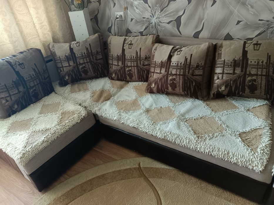 Диван продаю б/у