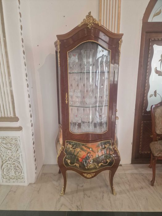 Mobila royal vitrina