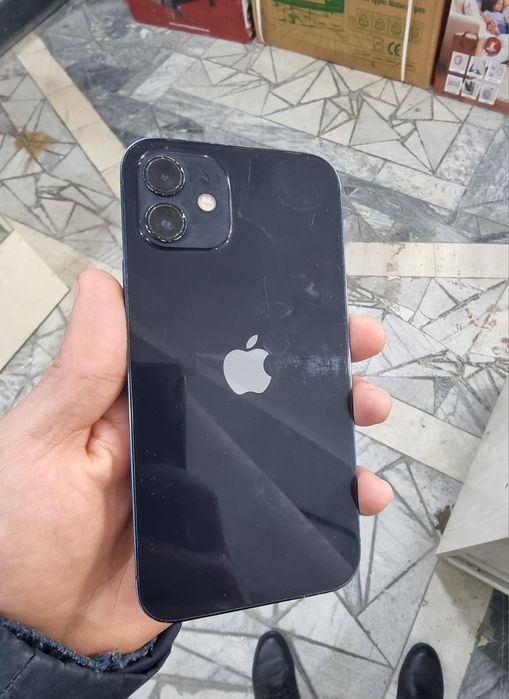 iPhone 12 batareka 82%