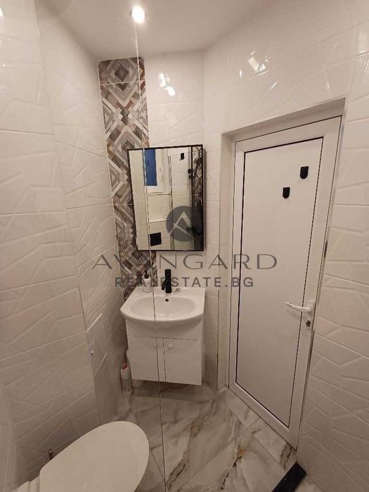 Продава се Тристаен апартамент в Пловдив, Кършияка - 65 кв.м за 3060 €/кв.м - Снимка #10