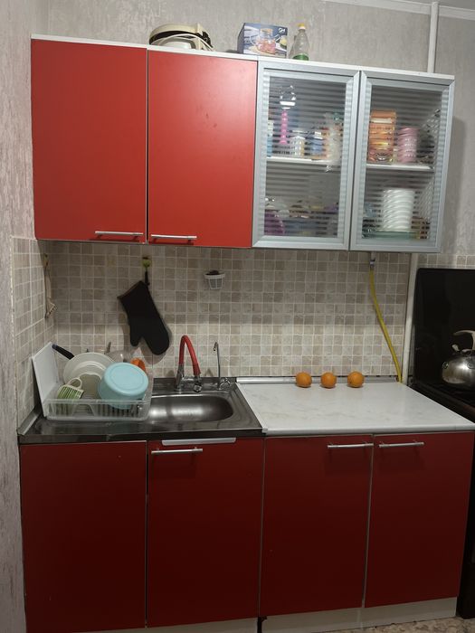 Продам кухонный ганитур 1,6