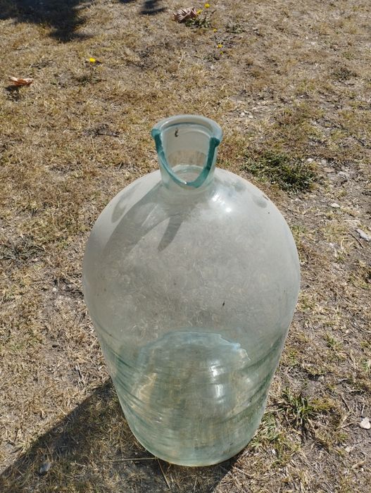 Ретро стъклена дамаджана