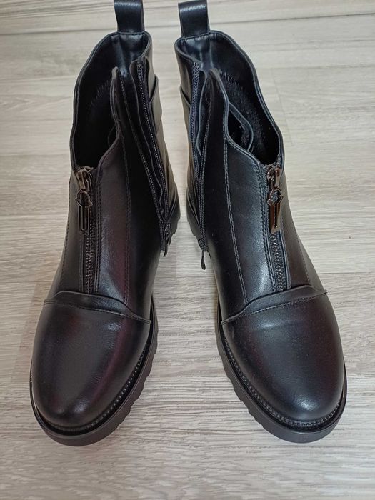 Дамски черни боти