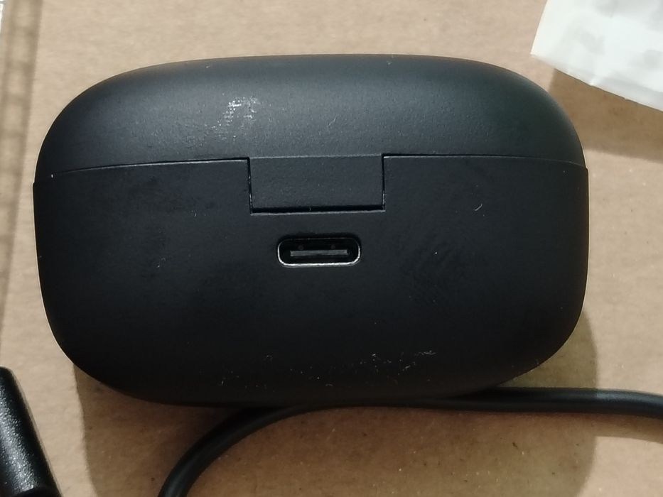 Casti  ANC Philips T1500  calitate foarte bună. Sunt aproape noi