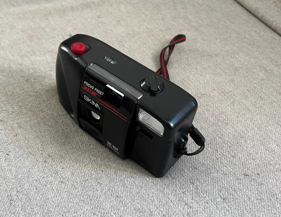 Aparat foto SKINA SK-102 35mm focus free cu blitz si husa