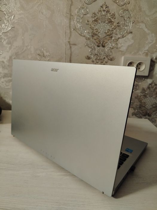 Acer noutbuk deyarli yani