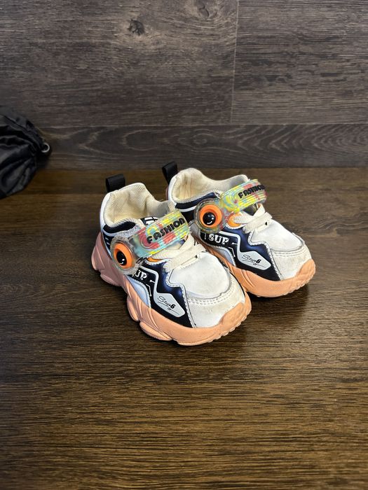 Детские кроссовки