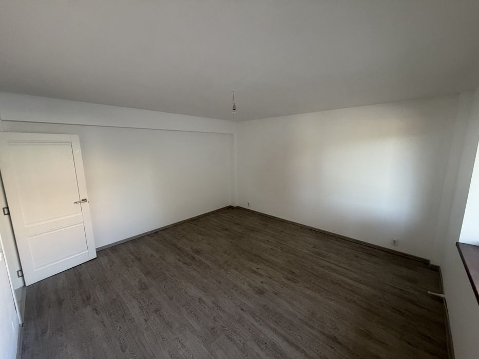 Proprietar !!! Vand apartament cu 2 camere