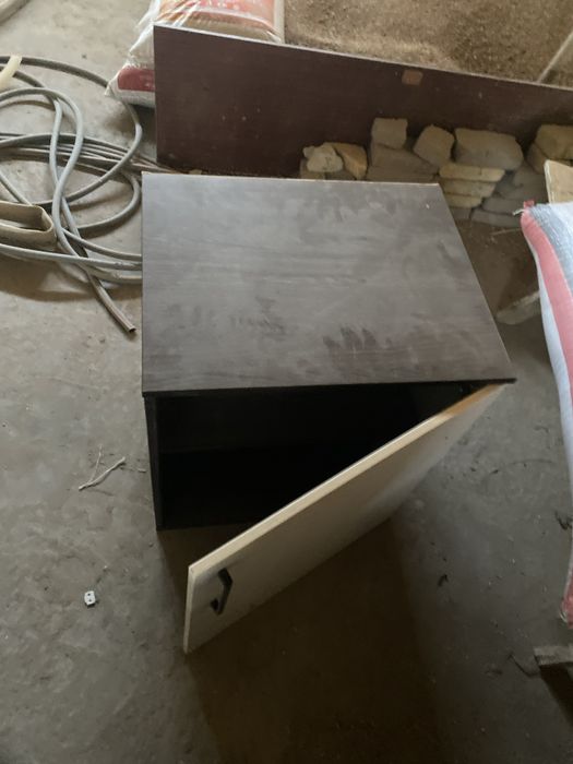 Офисной стол сотилади