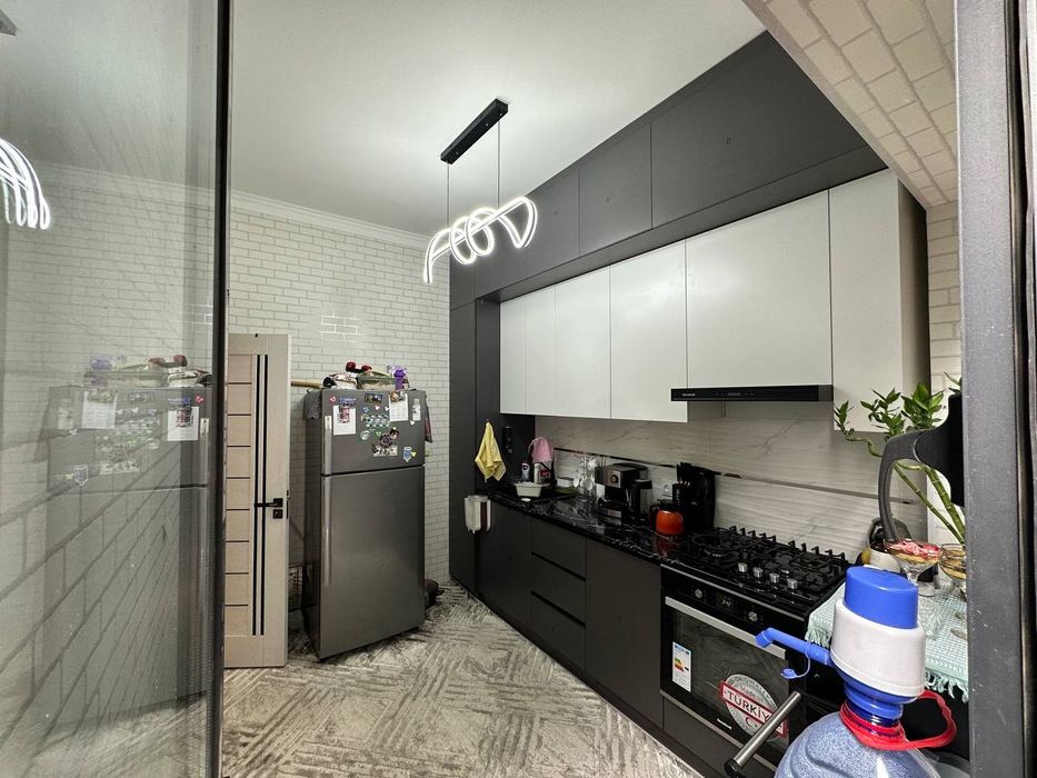 Продаю 1,5 сот евро дом 2 этажний Олмас махаля