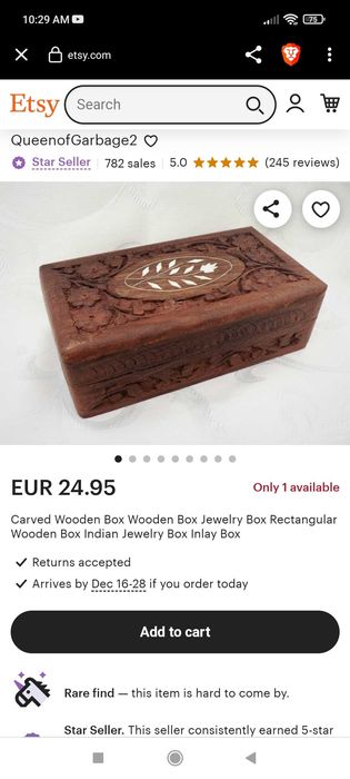 Cutie decorativă de lemn sculptată