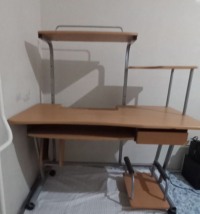 Стол компьюторный