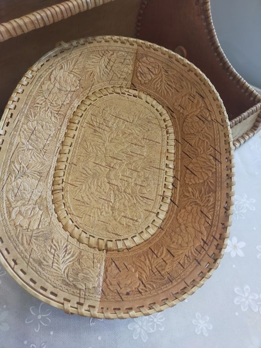 Продам хлебницу из бересты.